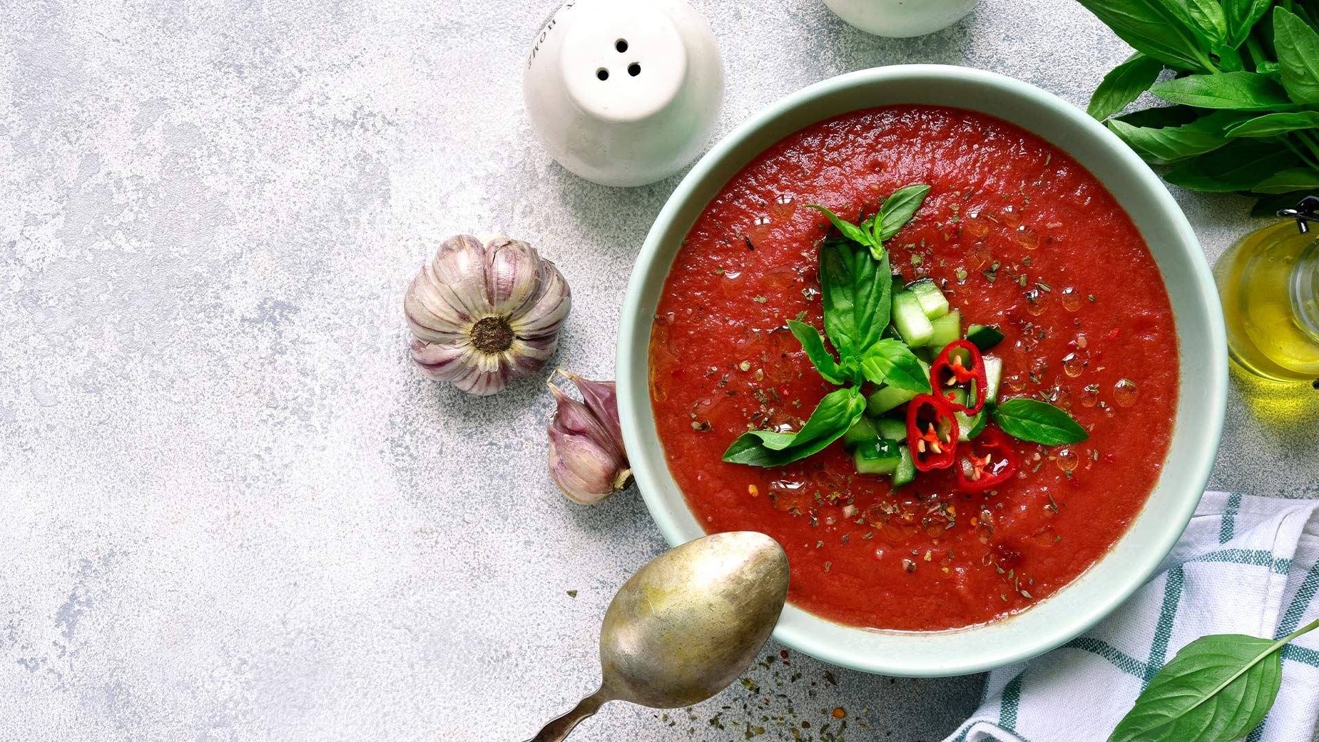 томатный суп с копчёностями